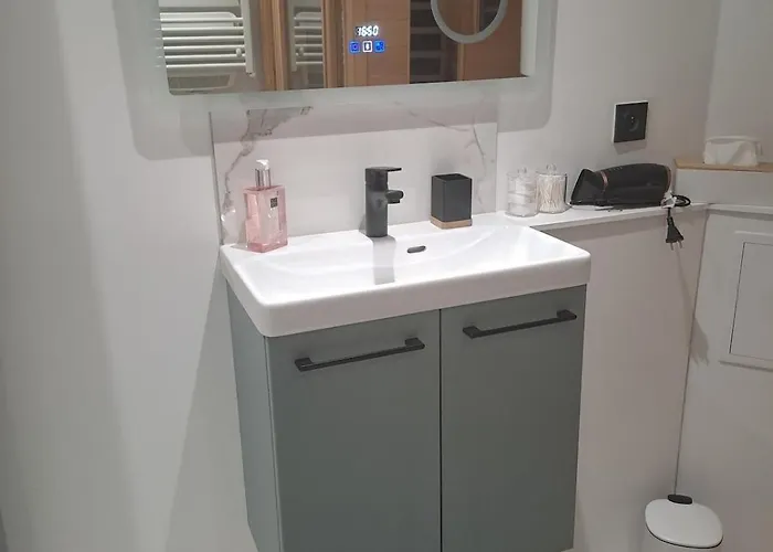 Be Zen O Bizet Sauna Fauteuil Massant Jardin דירה Le Bizet